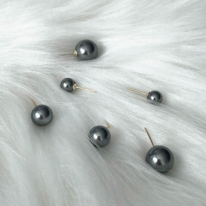 14k black pearl earring